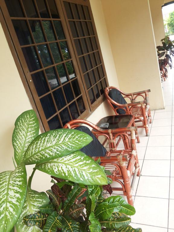 Pasir Putih Resort Bengkulu Esterno foto