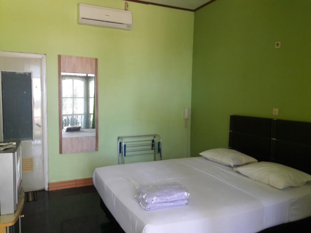 Pasir Putih Resort Bengkulu Esterno foto