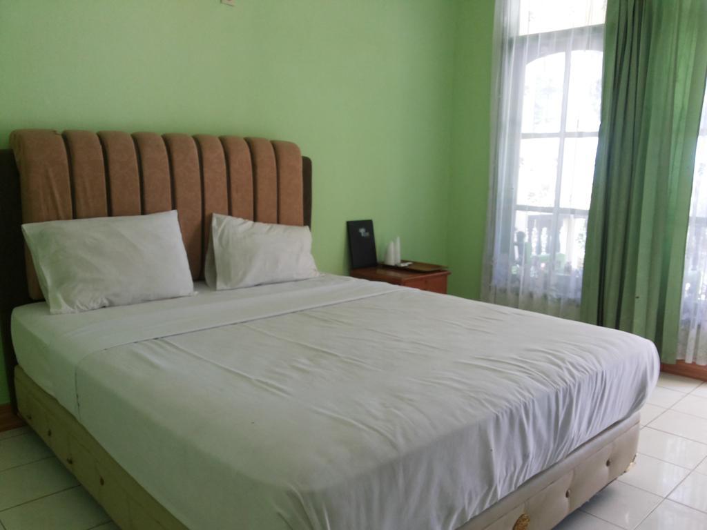 Pasir Putih Resort Bengkulu Esterno foto